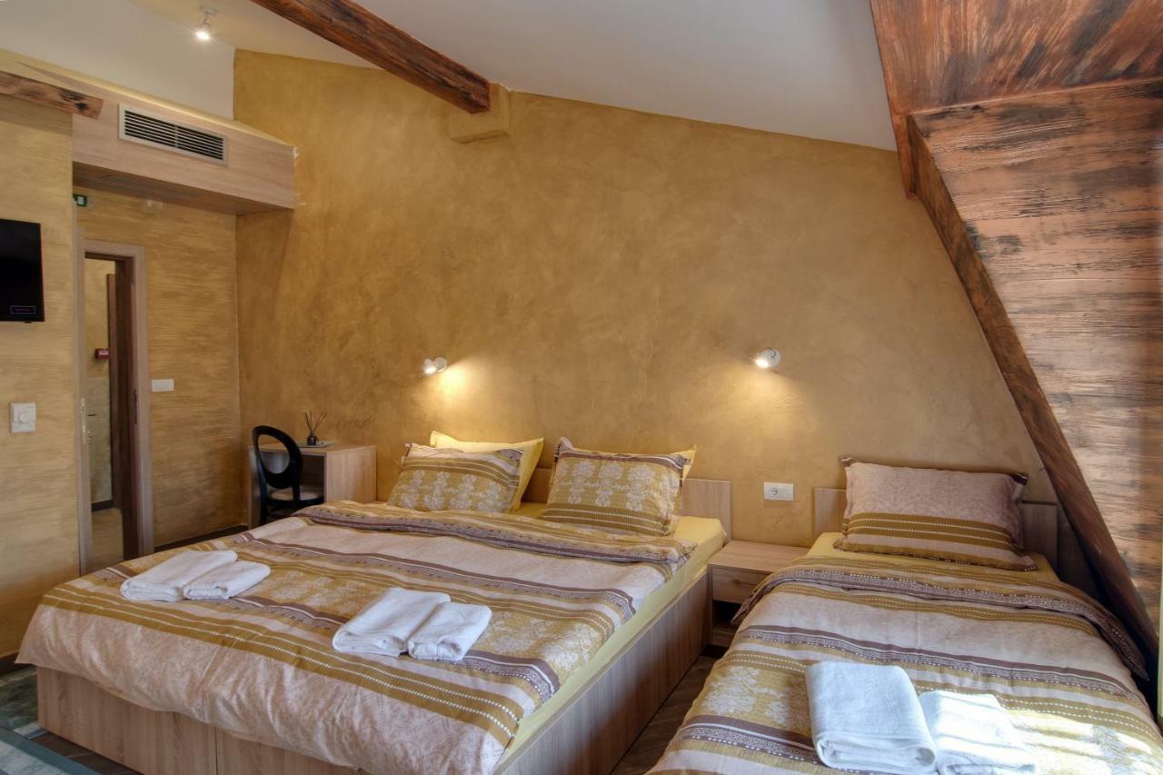 Каштел Pancevo Otel Dış mekan fotoğraf