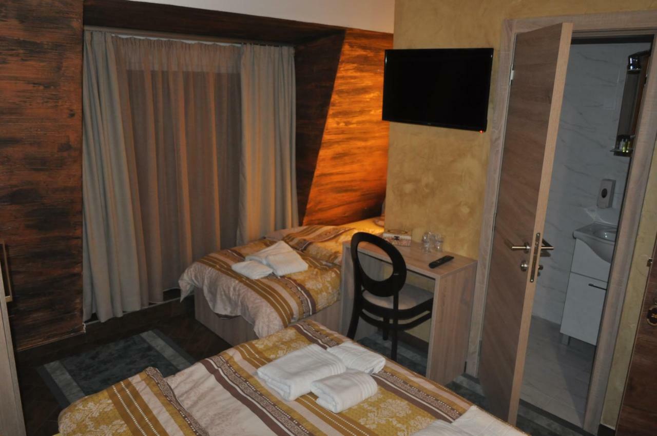 Каштел Pancevo Otel Dış mekan fotoğraf