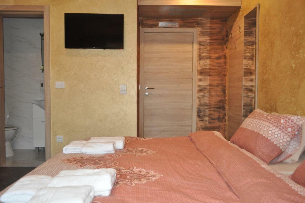 Каштел Pancevo Otel Dış mekan fotoğraf
